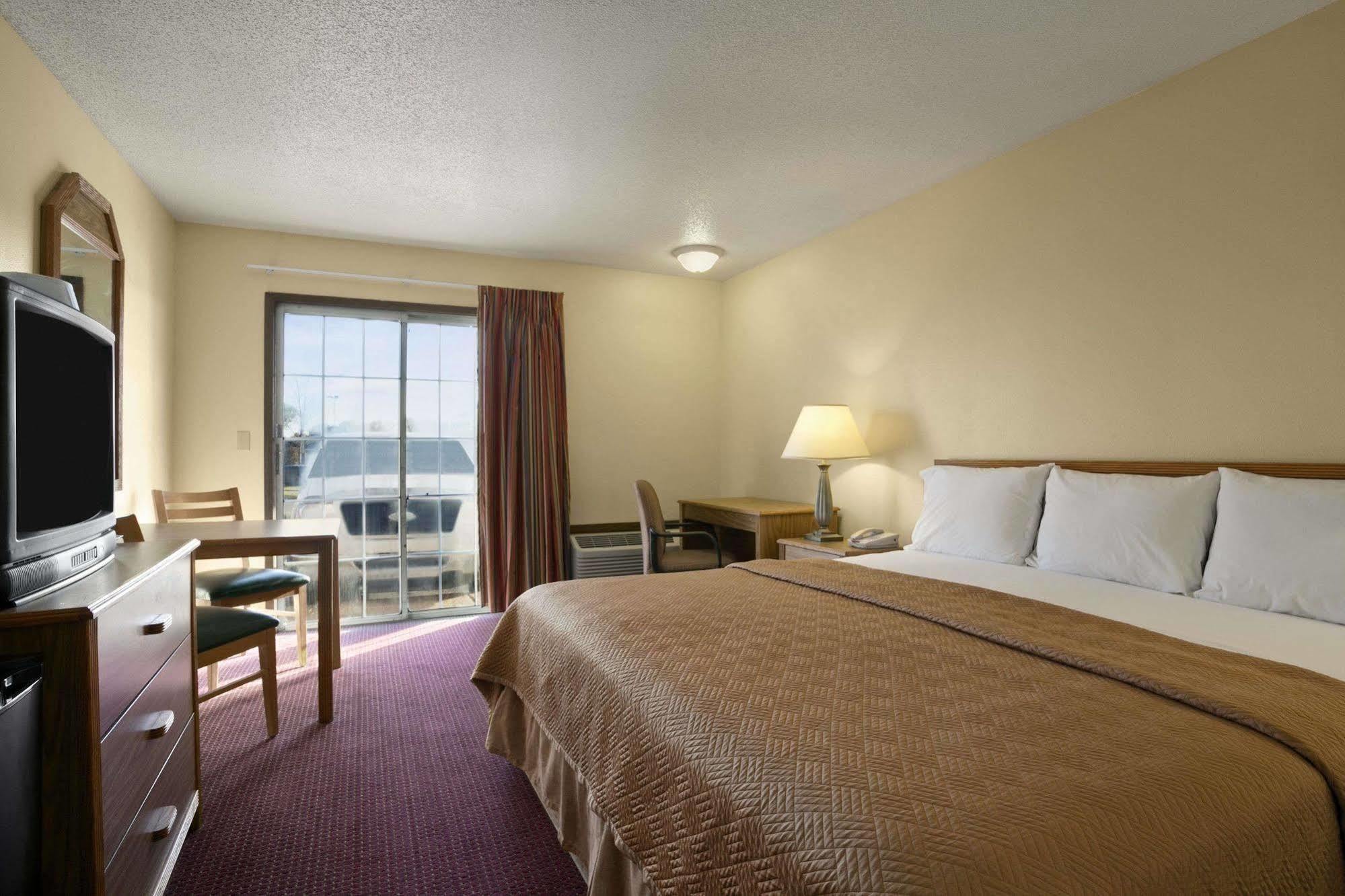 Travelodge Inn & Suites By Wyndham Muscatine Luaran gambar